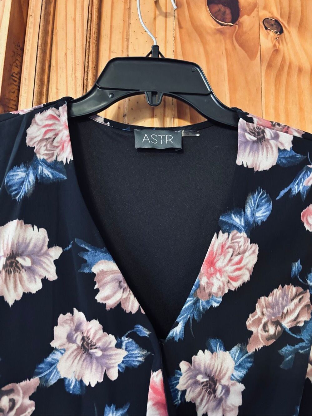 ASTR Floral Print with Lace Romper - Picture 2 of 7